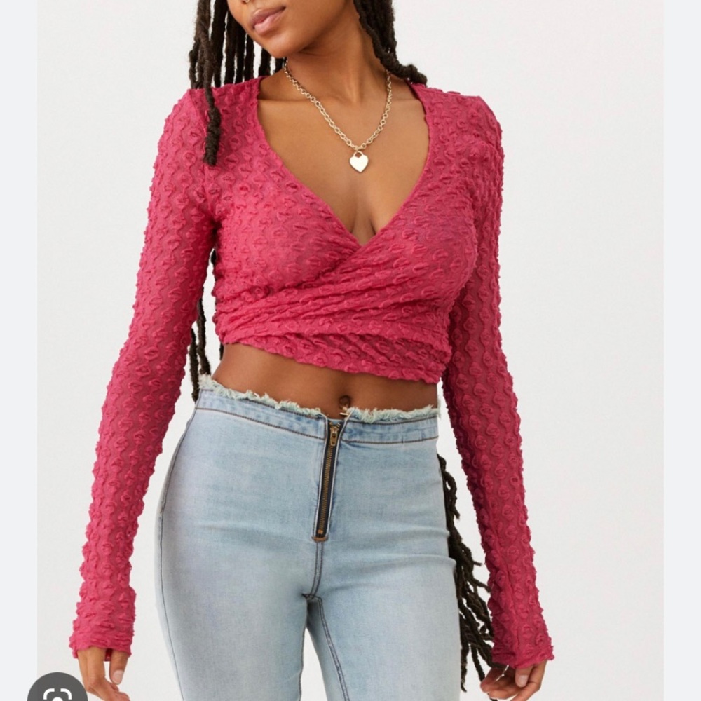 UO urban outfitters Isabella Textured Wrap Top size medium